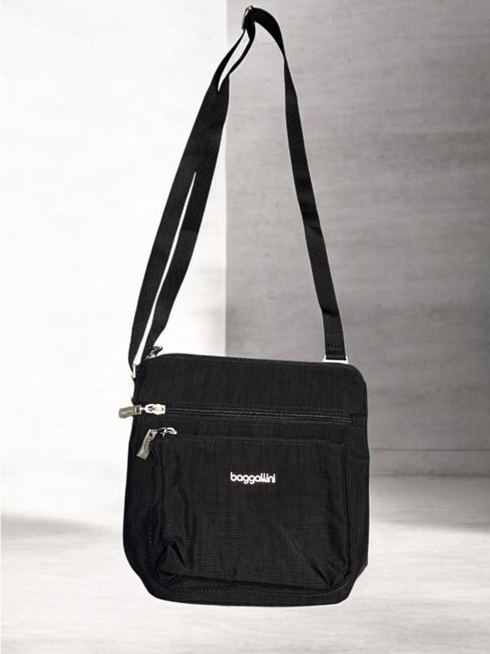 Baggallini Black Slim Crossbody Messenger Bag